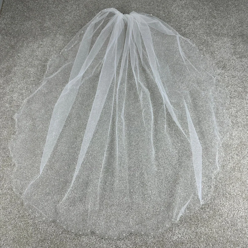 White Tulle Bridal Veil Pearl Beaded Scalloped Edge Fingertip Length Metal Comb